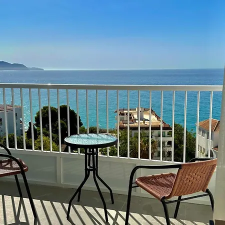 Penthouse With Sea Views *