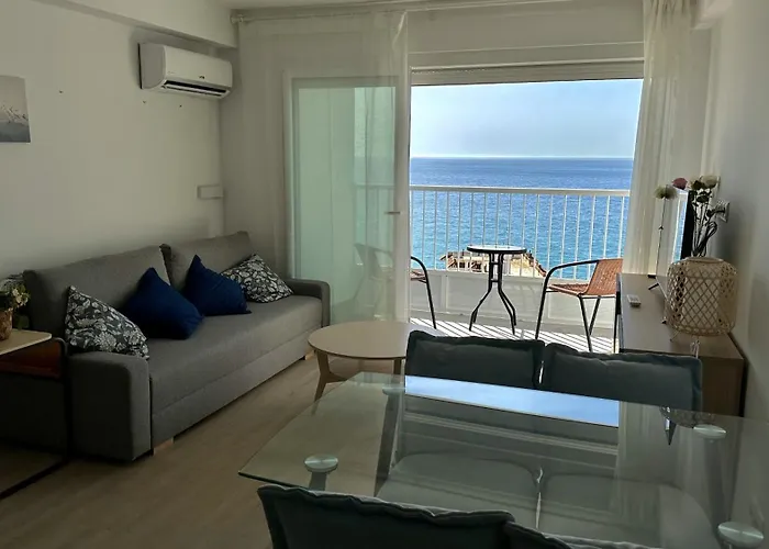 Penthouse With Sea Views * نيرخا