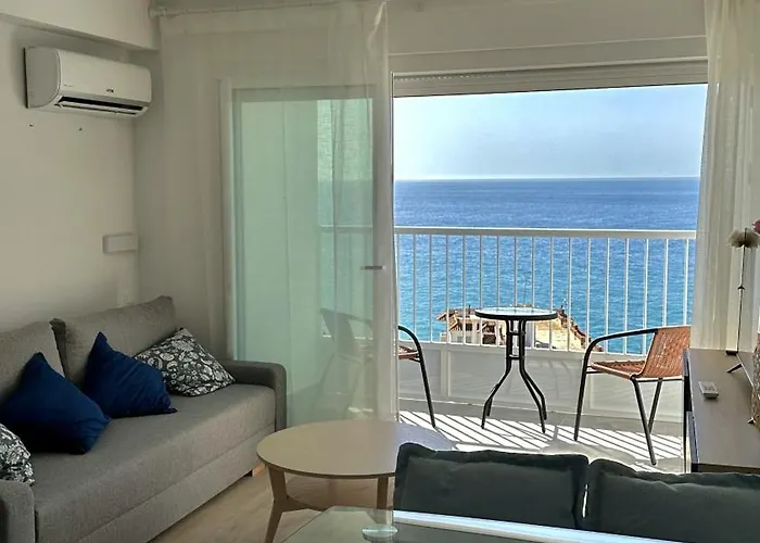 Penthouse With Sea Views شقة نيرخا