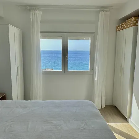 Lägenhet Penthouse With Sea Views